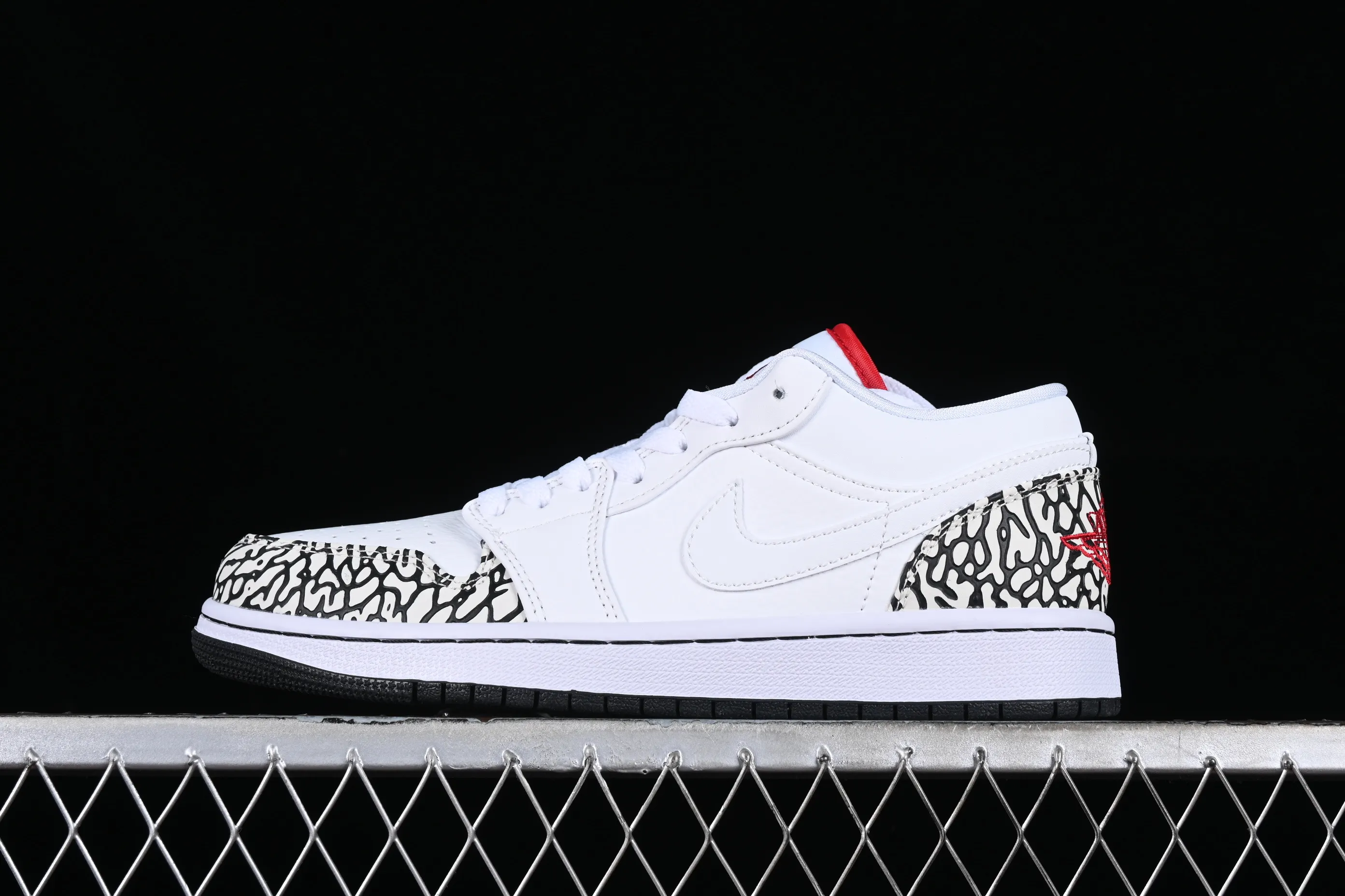 All categories Air Jordan Jordan series basketball shoes Air Jordan 1 Low Z version Air Jordan 1 Low AJ1 Joe 1 white burst pattern low-top cultural casual sneakers 338145-162